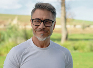 Muškarci STARE SPORIJE zbog jedne navike: Veliko istraživanje donosi zanimljive rezultate, ali ključ je u umerenosti