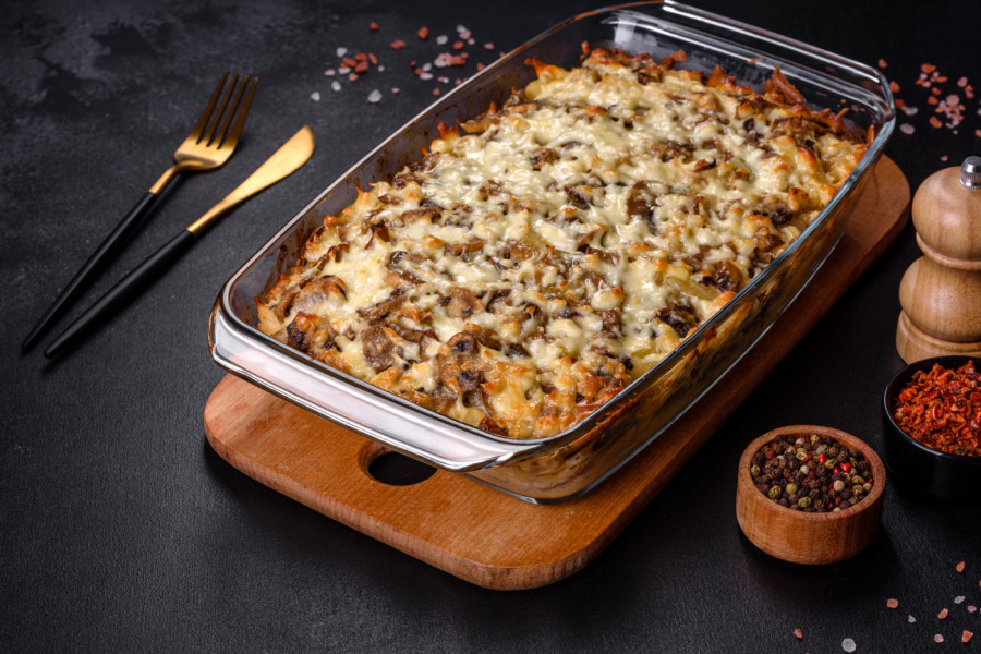 Kremasta PILETINA sa pečurkama i kikirikijem: Večera koja izgleda luksuzno, a pravi se bez muke