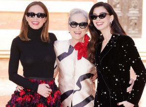 Sve tri su nosile crne naočare, ali se ne zna koja je više privukla pažnju: Meril crvenim cvetom, En zvezdanim sjajem ili Emili suknjom kao buketom