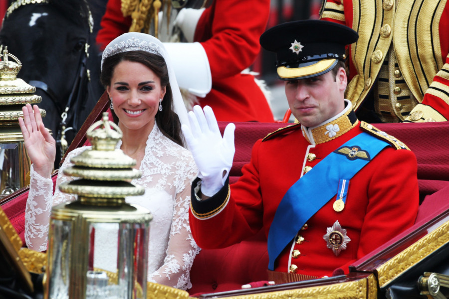 Venčanica koju su VIDELI MILIONI LJUDI: O tajni haljine Kejt Midlton ne prestaje da se priča (FOTO)