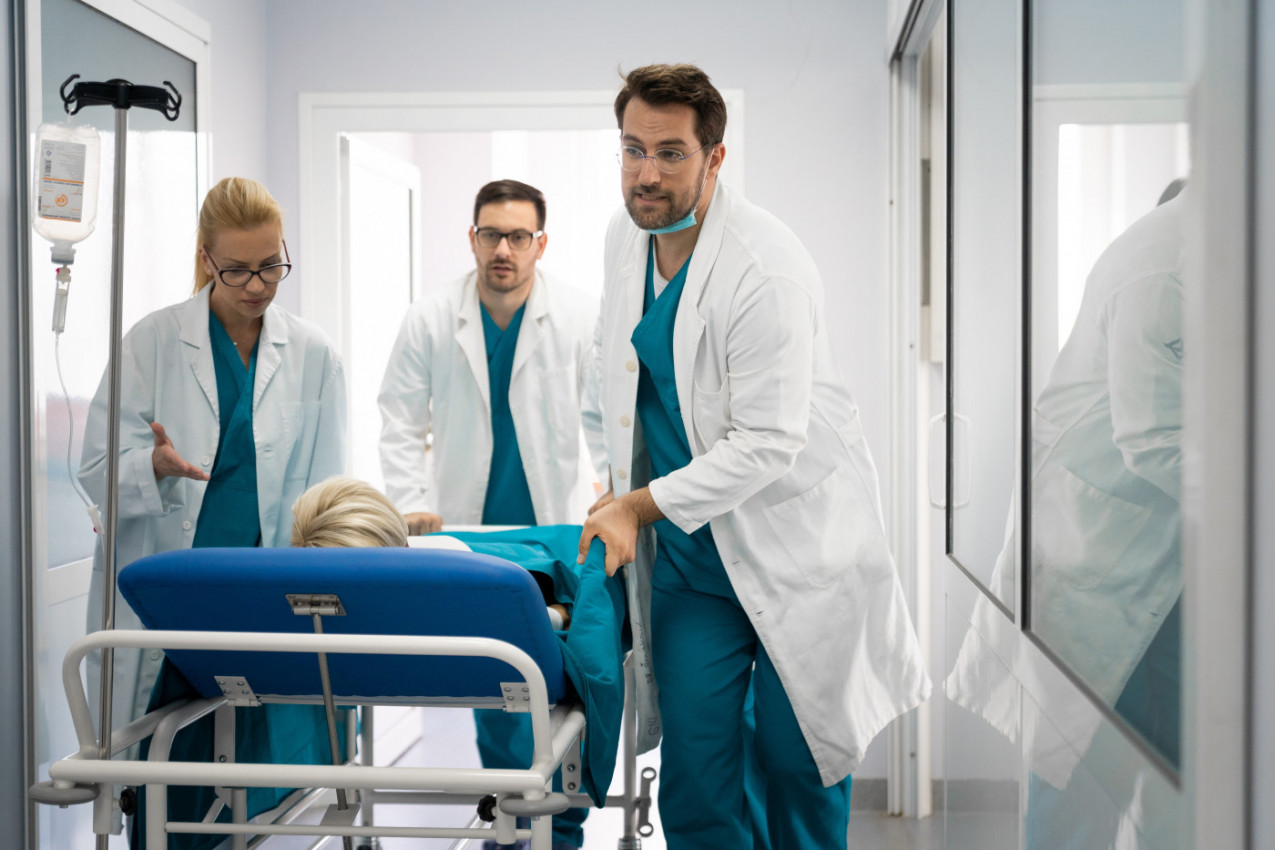 Svi pacijenti sa teškim stanjima koji završe u hitnoj prave istu KOBNU GREŠKU: Lekar apeluje da obavezno provere ovih 6 stvari!