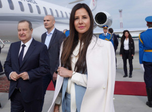 Svetloplava kombinacija TAMARE VUČIĆ o kojoj se priča: Ovako izgleda moć elegancije - jedan DETALJ sve oduševio