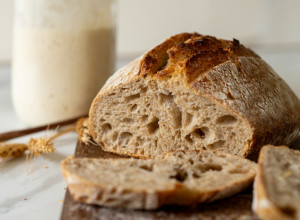 RECEPT za najukusniji hleb od kiselog testa: Uz jedan trik biće svež danima!