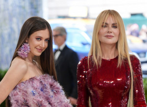 Mama i ćerka zajedno na Met gali: Ne zna se koja je lepša, ali samo jedna je ukrala šou
