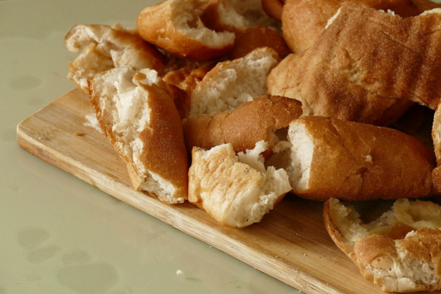 Više nikada nećete baciti bajat hleb: Nesvakidašnji italijanski RECEPT koji malo ko zna