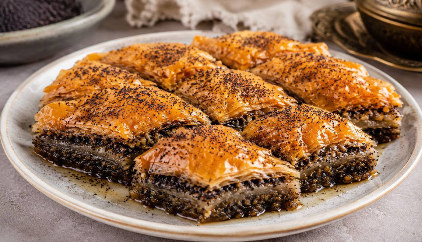 BAKLAVA sa makom koja nestaje za minut: Starinski recept koji osvaja na prvi zalogaj