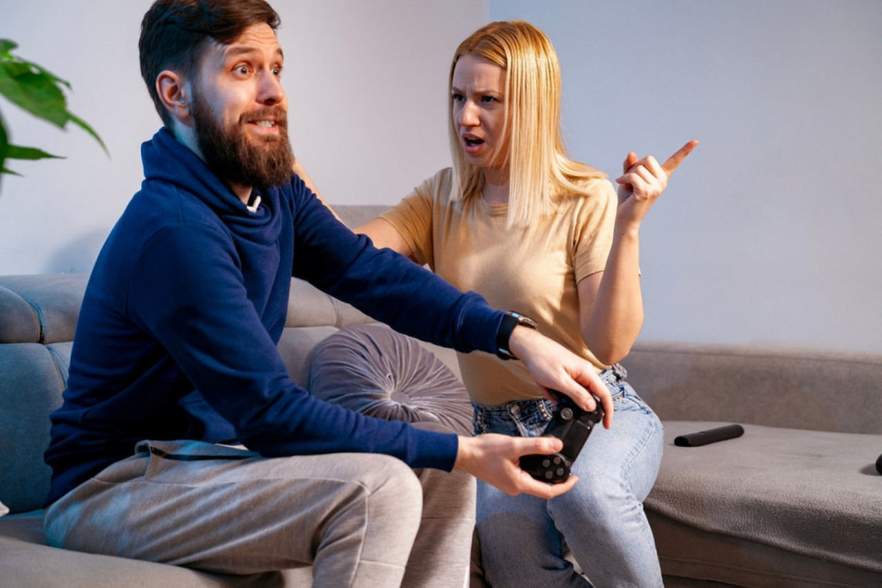 4 stvari koje ukazuju da žena KONTROLIŠE VEZU: Zbog ovoga muškarci odlaze
