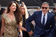 Zlatna Amal i elegantni Džordž: Klunijevi u Londonu pokazali stil bez greške (FOTO)