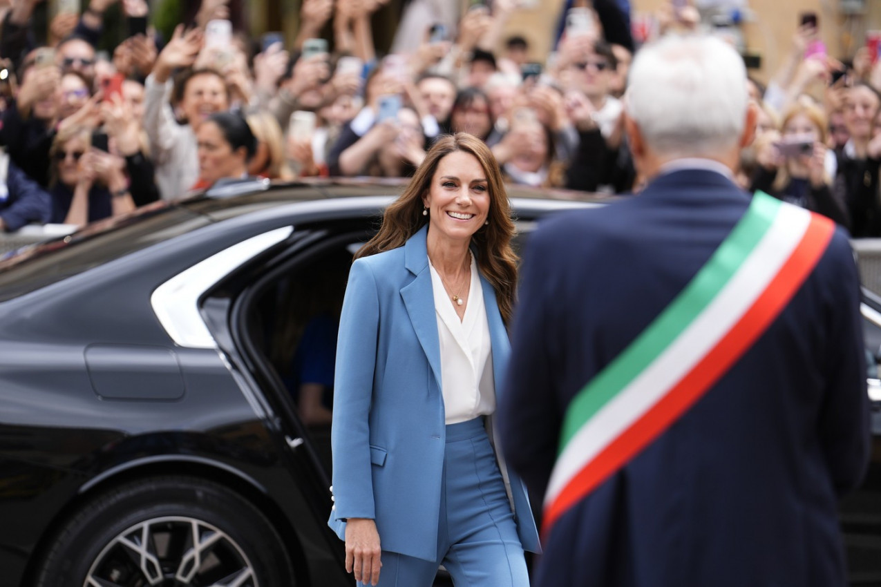 Italija na nogama zbog Kejt Midlton: Princeza u skupocenom i sofisticiranom izdanju poslala SNAŽNU poruku