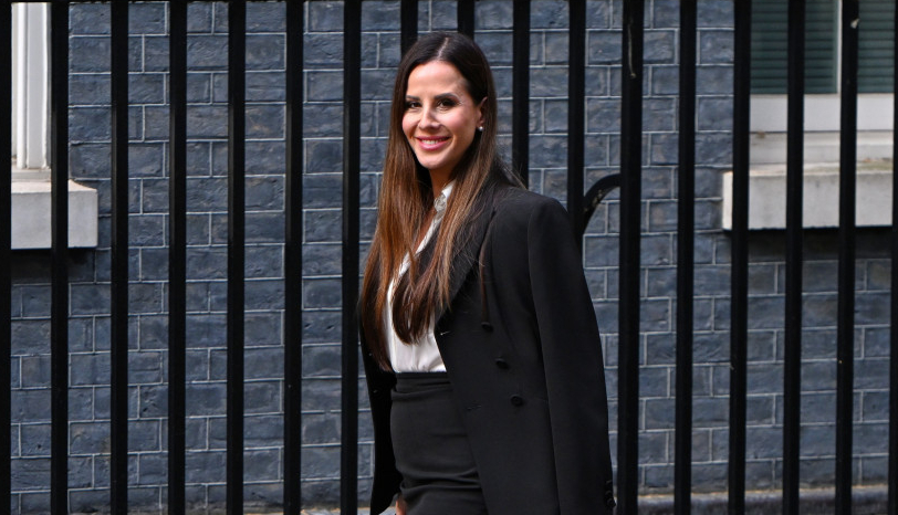 TAMARA VUČIĆ u Londonu pokazala kako izgleda prava diplomatska elegancija: Jedan detalj na stajlingu svi komentarišu! (GALERIJA)