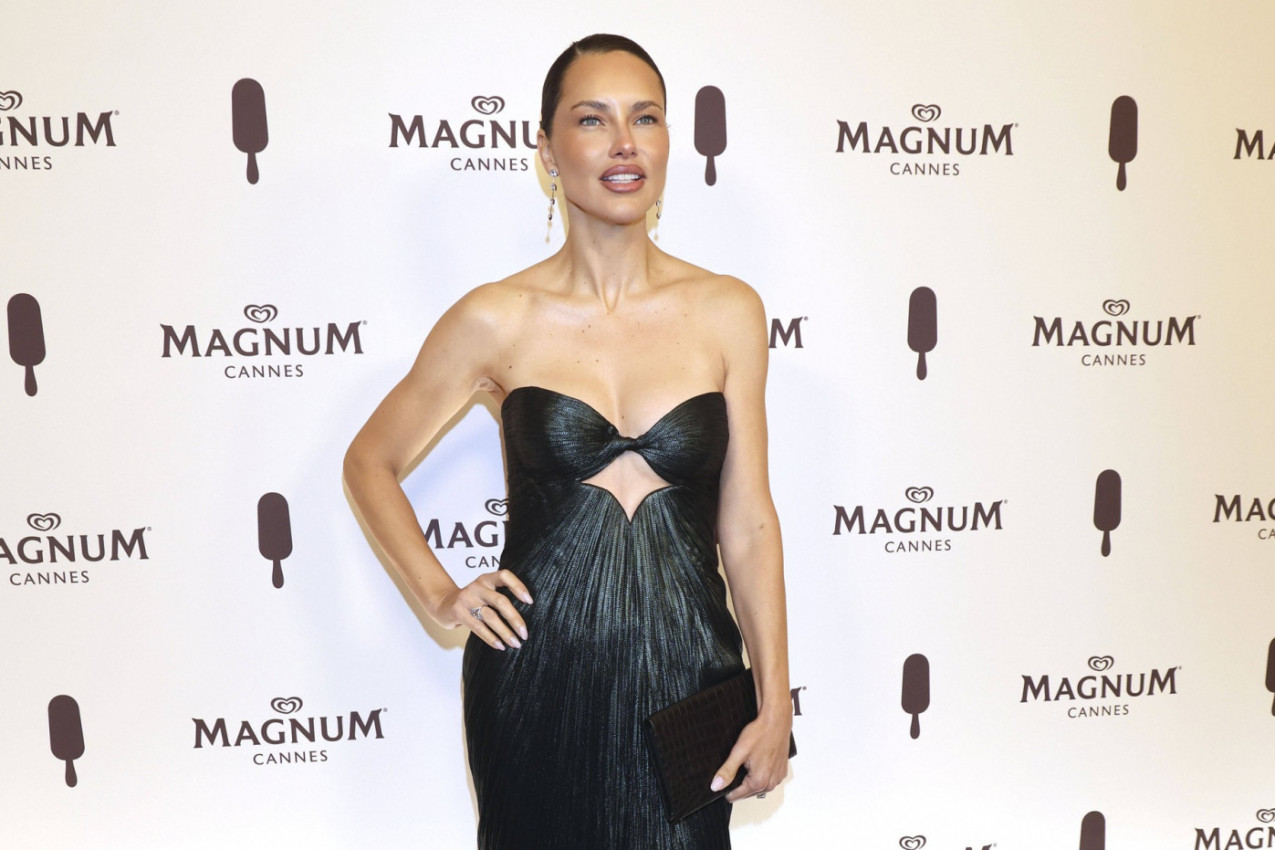 Adrijana Lima ponovo pokazala zašto je modna ikona: Crna haljina napravila POMETNJU u Kanu (FOTO)
