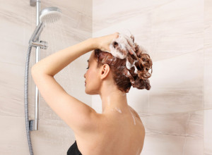 Koliko često ZAPRAVO treba PRATI KOSU? Odgovor dermatologa iznenadio je mnoge