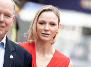 Princeza Šarlin u crvenoj haljini zasenila Monako: Izdanje koje se ne nosi slučajno svi komentarišu (FOTO)