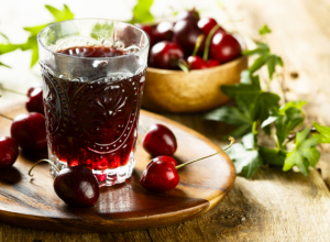 DOMAĆI SOK OD TREŠANJA: Starinski recept za mirisno letnje osveženje!
