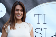 BELO JOJ TAKO DOBRO PRISTAJE: Nina Radulović SLAVI LJUBAV, komentari se nižu (FOTO)
