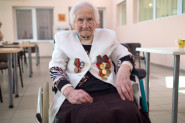 102. ROĐENDAN ZA PAMĆENJE: Baka Vera hranila žirafe u safari parku i ostvarila želju koju je čekala čitav život (FOTO)