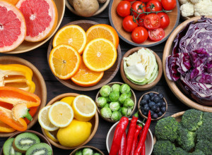 VITAMIN C nije važan samo za imunitet: Novo istraživanje ga povezuje i sa ZDRAVLJEM MOZGA!