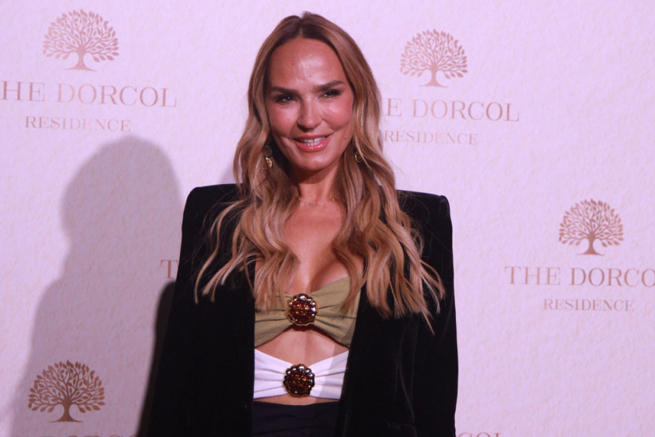 Marijana Mateus u beloj mini-haljini IZGLEDA KAO MILION DOLARA: Nakit i dubok dekolte ukrali ŠOU u Londonu (FOTO)