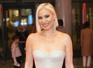 Marija Veljković u crvenoj haljini poslala MOĆNU poruku ženama: Zbog OVOGA joj SVI APLAUDIRAJU (FOTO)
