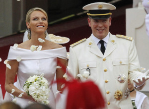 VENČANJE VEKA U MONAKU: Šarlin i princ Albert II šokirali svet raskošem, Armani kreirao istoriju - glamur koji se i danas pamti 15 godina kasnije (GALERIJA)
