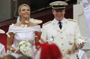 VENČANJE VEKA U MONAKU: Šarlin i princ Albert II šokirali svet raskošem, Armani kreirao istoriju - glamur koji se i danas pamti 15 godina kasnije (GALERIJA)