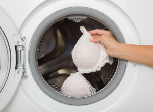 Lekari otkrili PRAVILO koje šokira: Koliko puta možete nositi brushalter PRE PRANJA - većina žena greši