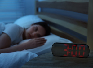 Budite se u 3 ujutru i ne možete da zaspite? Lekar preporučuje novu tehniku koja brzo rešava problem