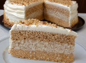 PESAK TORTA koja se ne peče: Kremasta poslastica sa keksom, kokosom i orasima koju svi OBOŽAVAJU