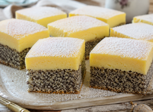 Mak kocke sa žutim filom: Starinski kolač koji miriše na detinjstvo i topi se pod nepcima (RECEPT)