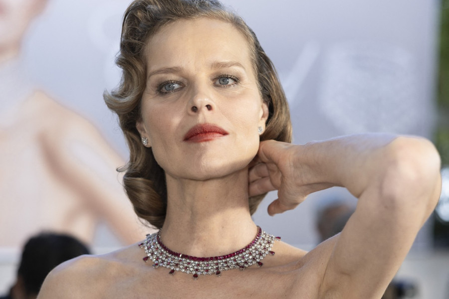 ČEKALA JE 25 GODINA DA MU KAŽE "DA": Eva Hercigova se udala u 53. godini, pogledajte KAKVU je VENČANICU ponela (FOTO)