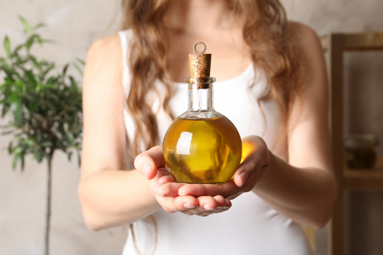 Svakog jutra pila je kašiku MASLINOVOG ULJA NA PRAZAN STOMAK: Posle nekoliko nedelja iznenadile su je ove promene