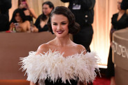 Selena Gomez danas puni 34 godine: Kao dete skupljala SITNIŠ za gorivo, a danas je milijarderka (GALERIJA)