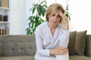 Menopauza vas može potpuno IZNENADITI: 5 zastrašujućih simptoma koje mnoge žene NE PREPOZNAJU na vreme
