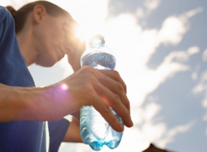 TEMPERATURA ide ka 40 stepeni: Ovih 5 ZNAKOVA telo šalje kada više ne može da izdrži vrućinu!