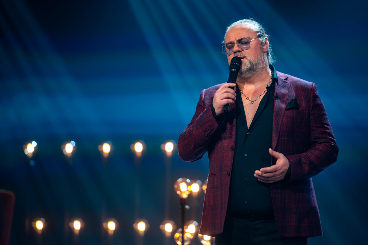 "MOJA PUBLIKA JE JEDNA VESELA EKIPA, LJUDI KOJI UMEJU DA SE ZABAVE, PRISTOJNI SU I KULTURNI", PORUČUJE ŽELJKO ŠAŠIĆ UOČI VELIKOG OKTOBARSKOG KONCERTA U U MTS DVORANI