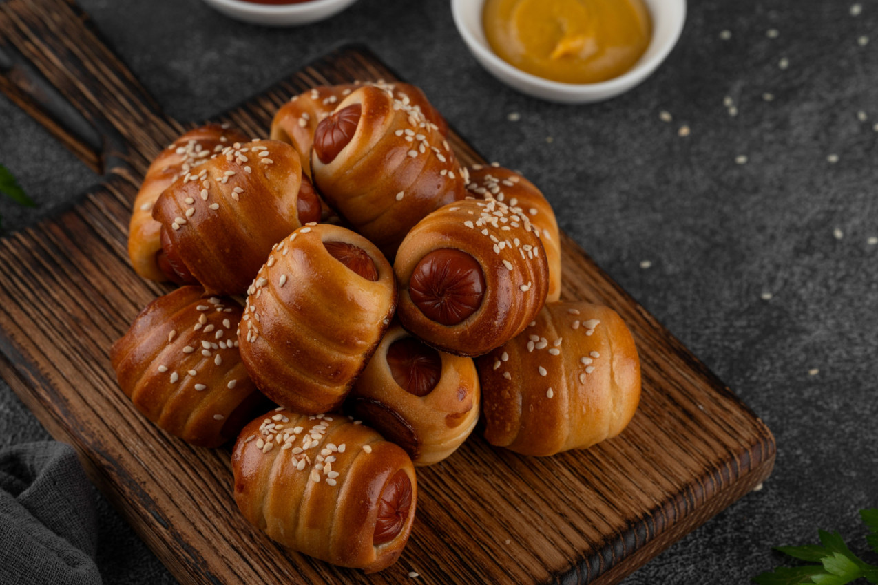 Rolnice sa viršlom koje svi OBOŽAVAJU: Mekane kao duša, a spremaju se LAKŠE nego što mislite (RECEPT)