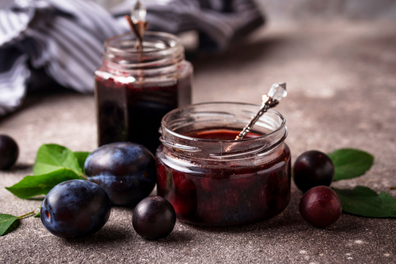 Domaće SLATKO OD ŠLJIVA kao iz bakine kuhinje: Ovaj STARINSKI recept čuva plodove cele, a sirup je savršeno gust