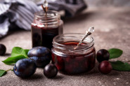 Domaće SLATKO OD ŠLJIVA kao iz bakine kuhinje: Ovaj STARINSKI recept čuva plodove cele, a sirup je savršeno gust