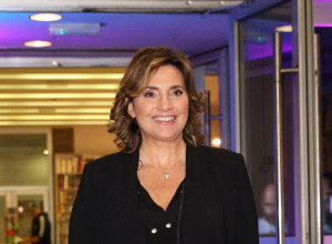 Sreća je u malim stvarima, nadohvat ruke. Ako tražite zvezde teško da ćete biti srećni, jer ih nikada nećete dotaći