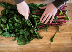 Blitva NIJE samo prilog uz ručak: Zeleno povrće prepuno vitamina krije važnu KORIST ZA KOSTI