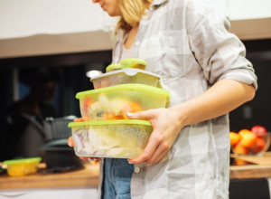 Ove posude su bolji izbor za čuvanje hrane: Stručnjaci otkrivaju šta da koristite umesto plastike