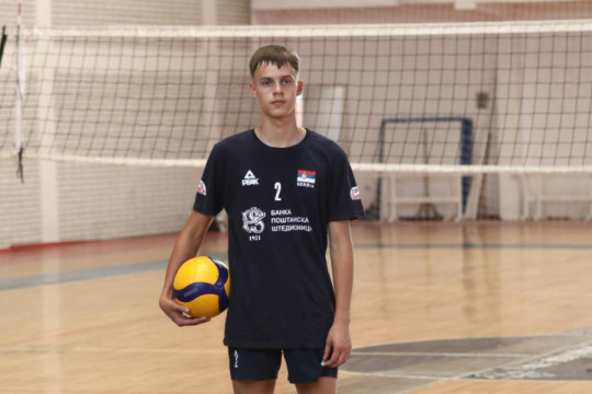 SA 14 GODINA JE NAJBOLJI NAPADAČ SRBIJE u odbojci: Luka iz Medveđe živi svoj san i ponosno nosi dres reprezentacije