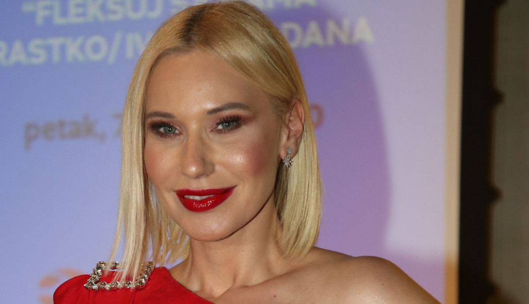 MARIJA VELJKOVIĆ U ITALIJI POKAZALA BESPREKORNU FIGURU: Ovaj model kupaćeg kostima je HIT SEZONE (FOTO)