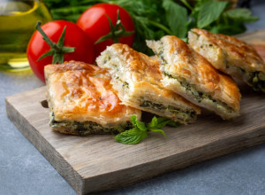 BRZA PITA sa spanaćem: Samo nekoliko sastojaka, a ukus je neverovatan