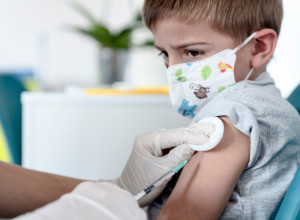 FDA ODOBRILA AŽURIRANE VAKCINE PROTIV KOVIDA ZA SEZONU 2026/27: Evo na koju varijantu su usmerene