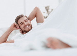 Muškarci otkrili šta ih NAJVIŠE uzbuđuje: 79 odsto tvrdi da intimni delovi tela nisu na prvom mestu, a jedan odgovor IZNENAĐUJE