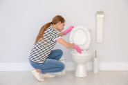 Kako UKLONITI žute mrlje iz WC-šolje sodom bikarbonom: Preko noći NESTAJU!