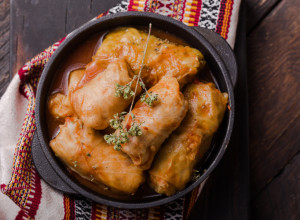 Najukusnija SARMA OD SLATKOG KUPUSA:  Jednostavan recept koji uvek uspeva, a tajna je u savršeno pripremljenom nadevu
