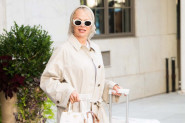 Pamela Anderson u jesenjem izdanju koje OSVAJA na prvi pogled: OVAJ detalj vratio je stil holivudskih diva, a sve je začinila luksuzom (GALERIJA)