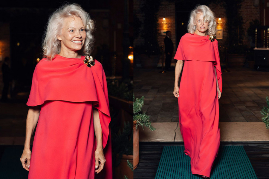 Pamela Anderson zablistala u Veneciji u crvenoj haljini koju potpisuje Oscar de la Renta